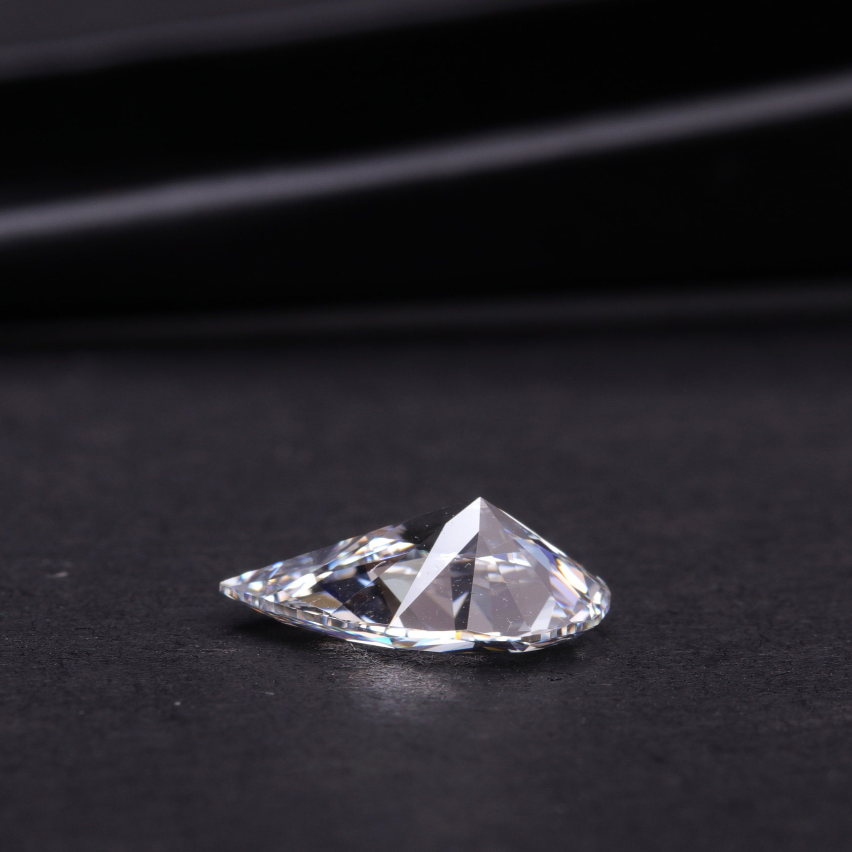 1.61-ct-pear-cut-lab-grown-diamond-f-color-vvs-clarity-loose-stone