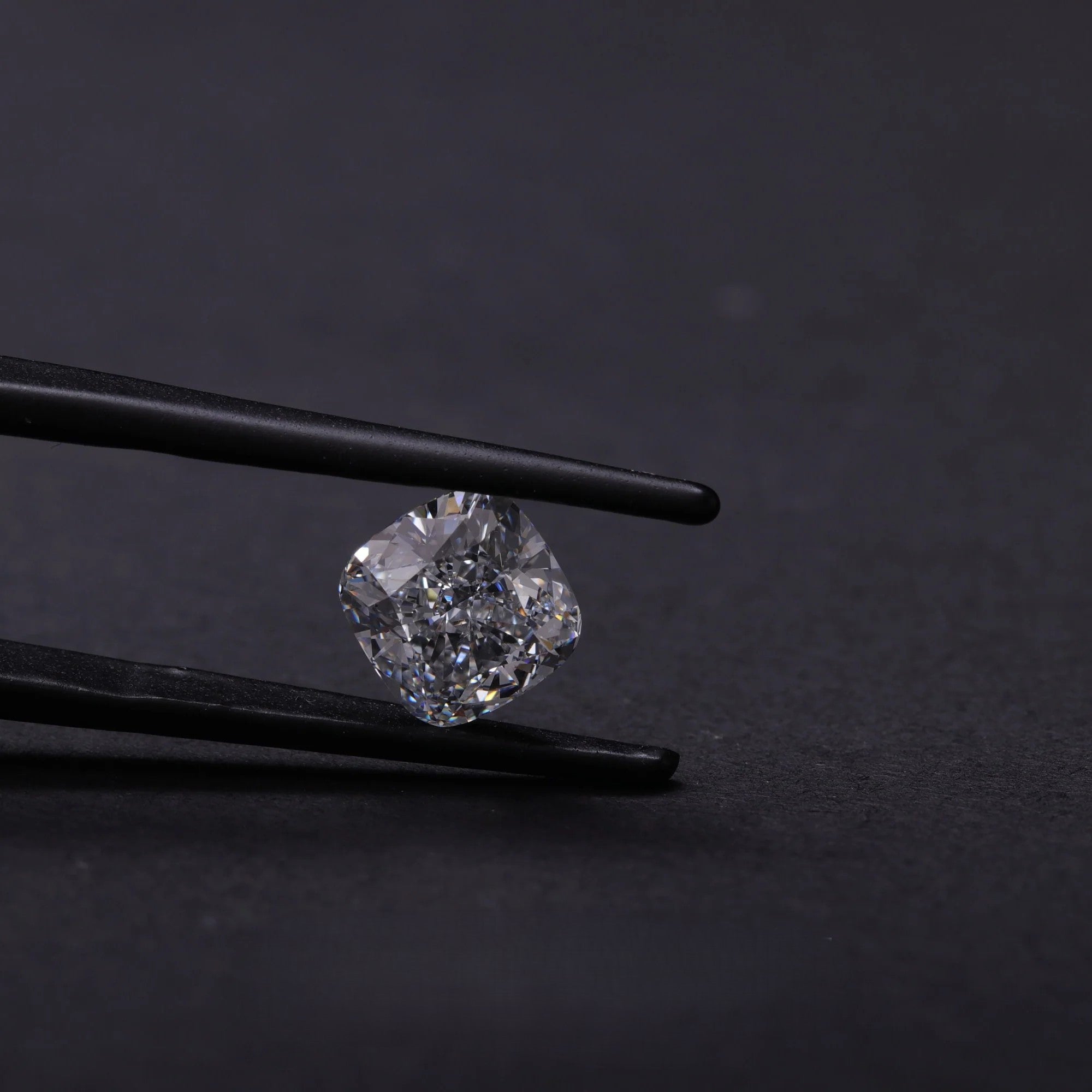 2.01ct-cushion-cut-lab-grown-diamond