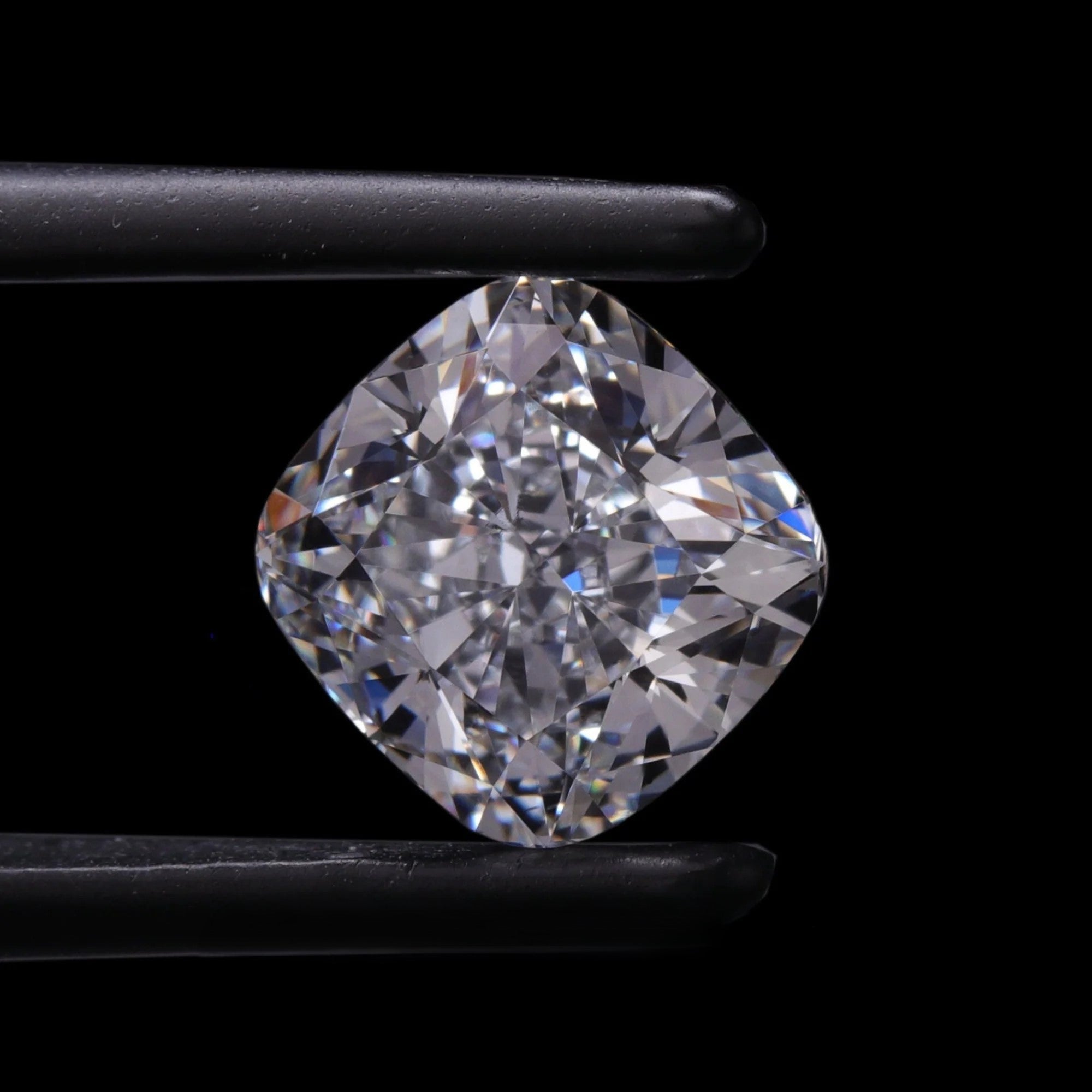 2.01ct-cushion-cut-lab-grown-diamond