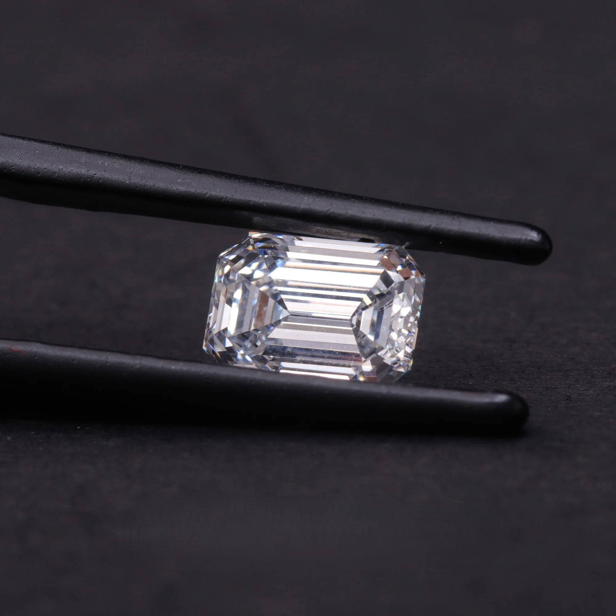 2.02ct-emerald-cut-lab-grown-diamond_2