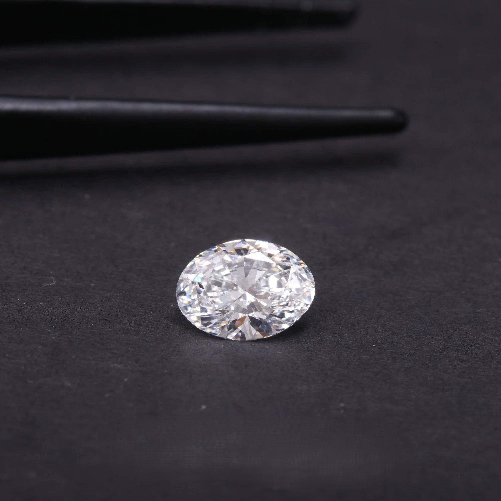 2.1CTOvalCutLab-GrownDiamond