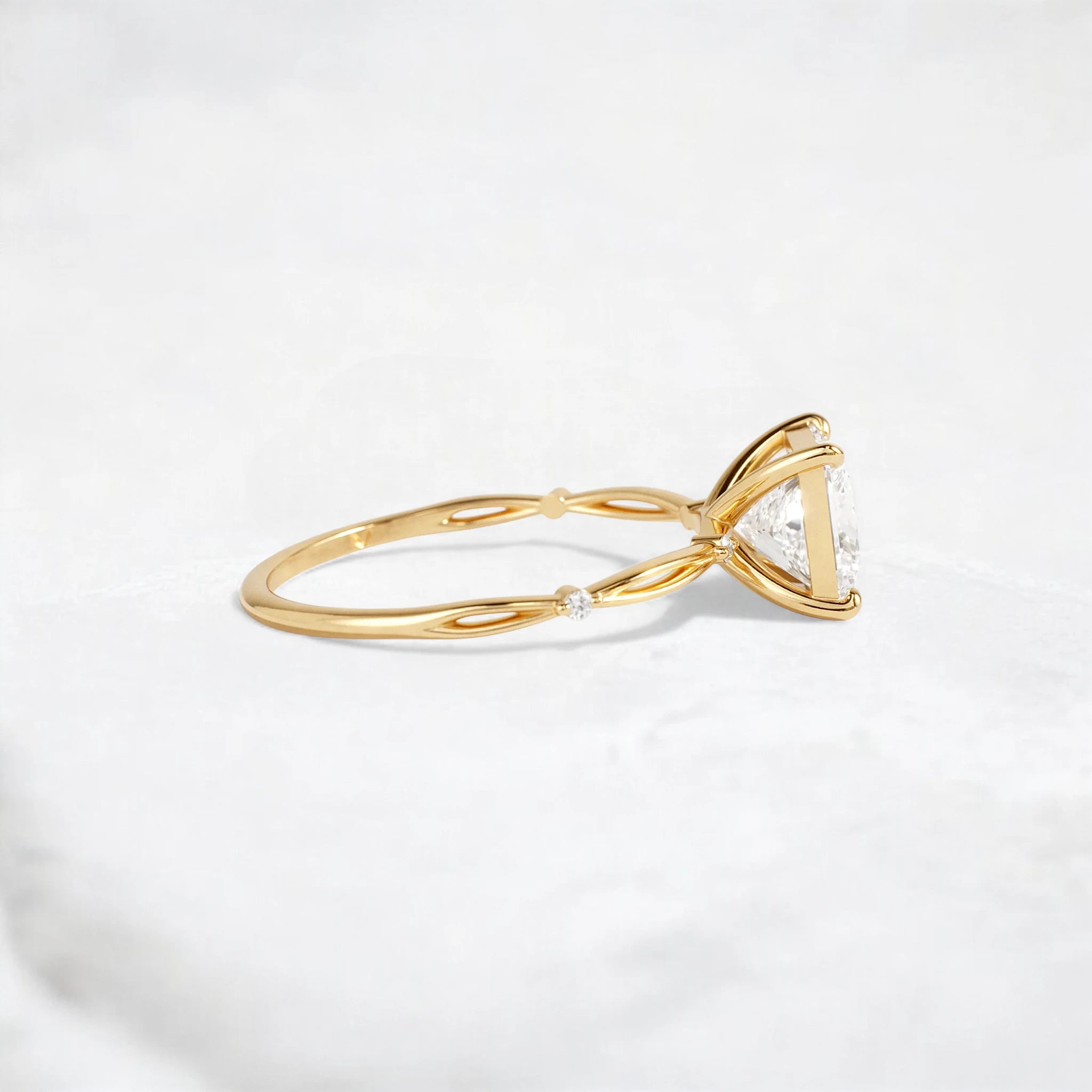 2ct-princess-cut-mossainite-diamond-twisted-engagement-ring-5