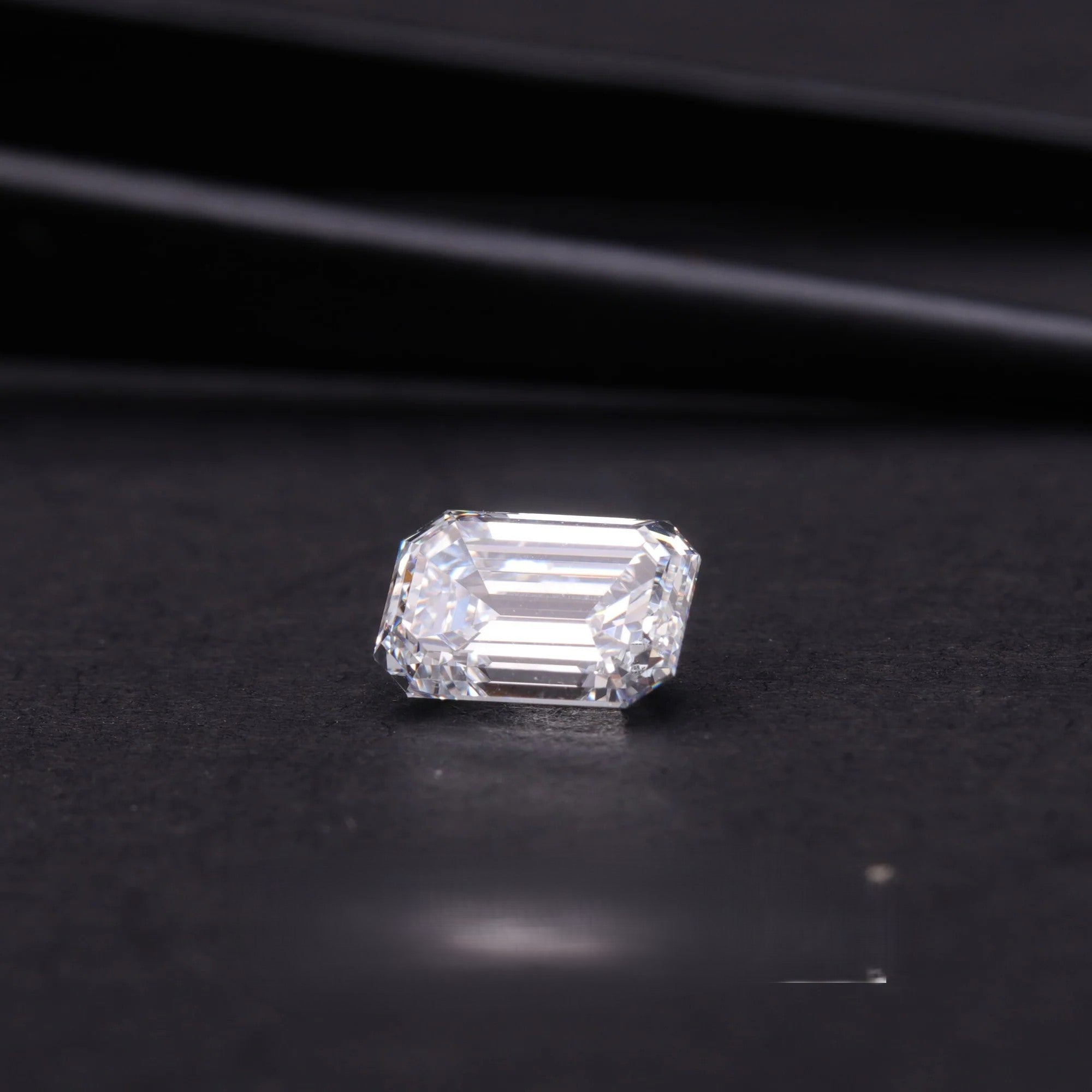 3.06ct-emerald-cut-lab-grown-diamond
