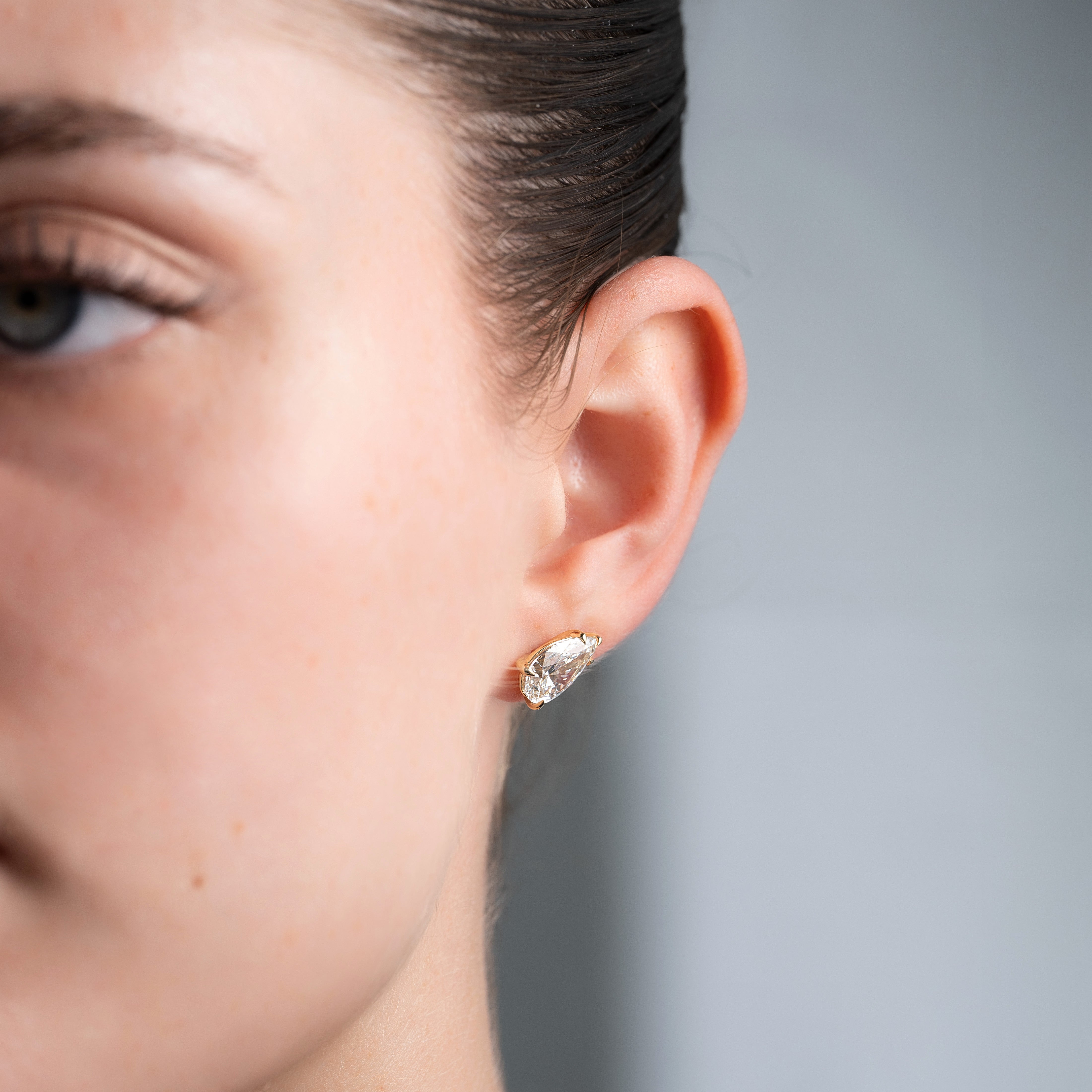 5-carat-pear-lab-grown-stud-earrings-in-14k-yellow-gold-17