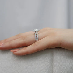 1.50CT Vintage Floral Oval Ring Cut Moissanite Halo Engagement Ring Set