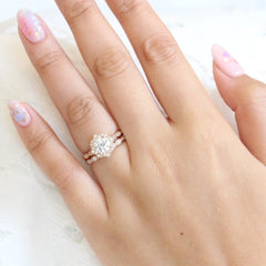 1.0CT Vintage Floral Round Cut Moissanite Halo Bridal Engagement Ring Set