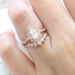 1.0CT Vintage Floral Pear Cut Moissanite Halo Bridal Engagement Ring Set