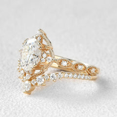 1.50ct Oval Cut Vintage Signature Bridal Ring Sets in 18K Solid Gold