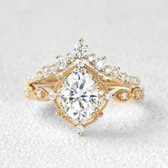 1.50ct Oval Cut Vintage Signature Bridal Ring Sets in 18K Solid Gold