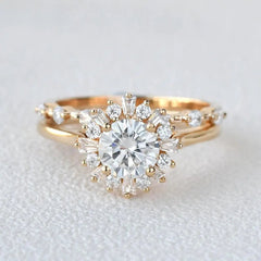 1.0ct Round Moissanite Vintage Halo Floral Style Bridal Ring Set in 18K Solid Gold Ring For Her