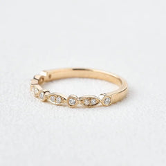0.22CTW Round Brilliant Cut Bezel Set Unique Vintage Wedding Band