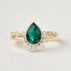 1.93ct Pear Emerald Migraine Vintage Signature Bridal Ring Set For Her