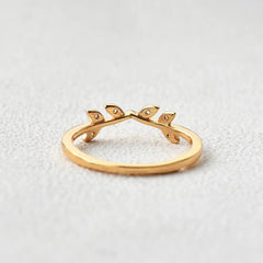 Round Brilliant Cut Curved Vintage Style Bridal Wedding Band