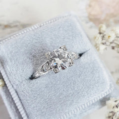 1.0 CT Round Cut Three Stone G/VS2 Lab Grown Diamond Engagement Ring