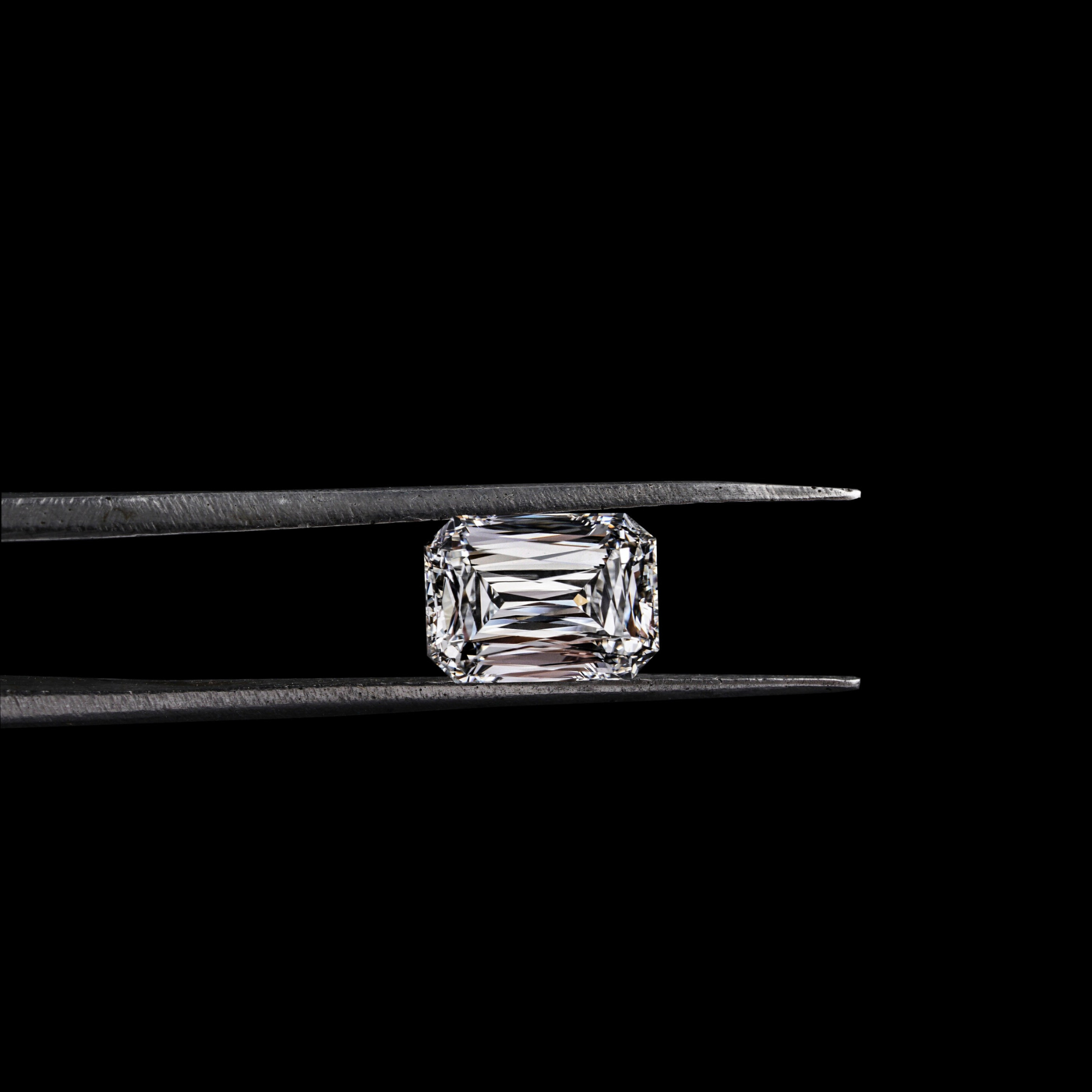 sustainable-0-10ct-criss-cut-lab-diamond-conflict-free-loose-stone