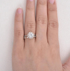 1.0ct Round Moissanite Vintage Halo Floral Style Bridal Ring Set in 18K Solid Gold Ring For Her