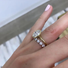 Round Cut Moissanite Single Prongs Diamond Wedding Band for Her