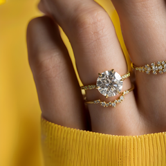 brilliant-round-cut-diamond-moissanite-engagement-ring-model-gemfora-1