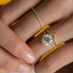 brilliant-round-cut-diamond-moissanite-engagement-ring-model-gemfora-3