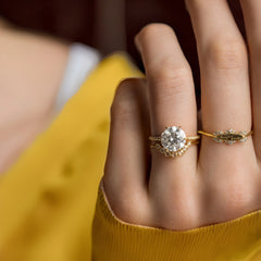 brilliant-round-cut-diamond-moissanite-engagement-ring-model-gemfora-5