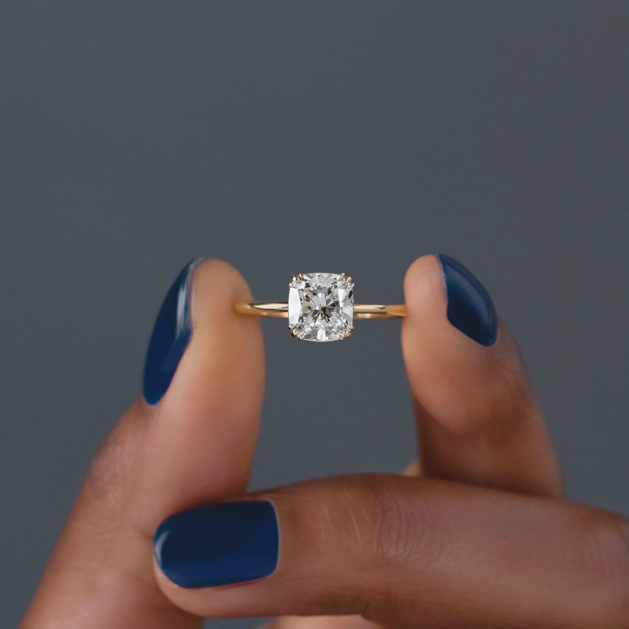 cushion-cut-2ct-mossainite-diamond-engagement-ring-2