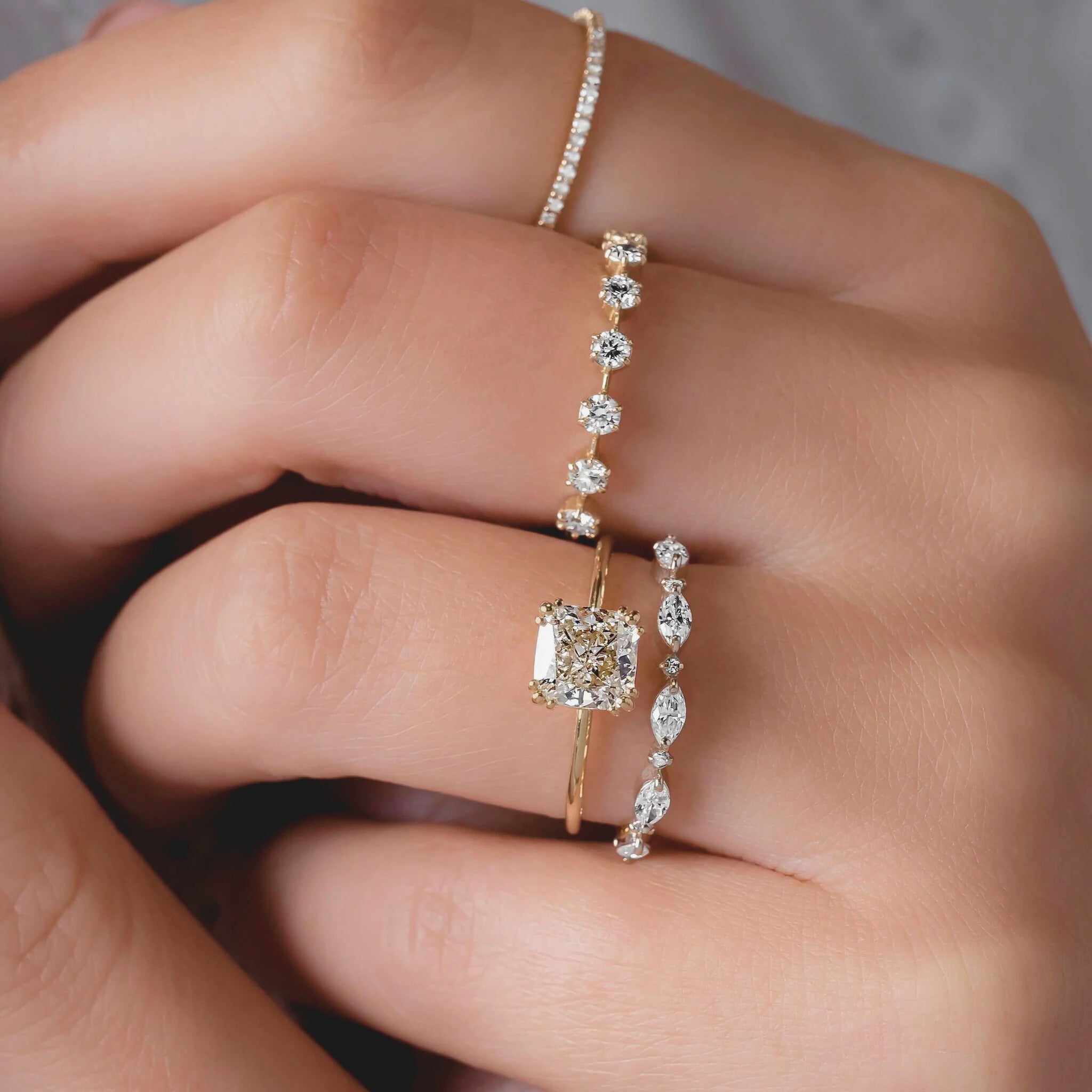 cushion-cut-2ct-mossainite-diamond-engagement-ring-5