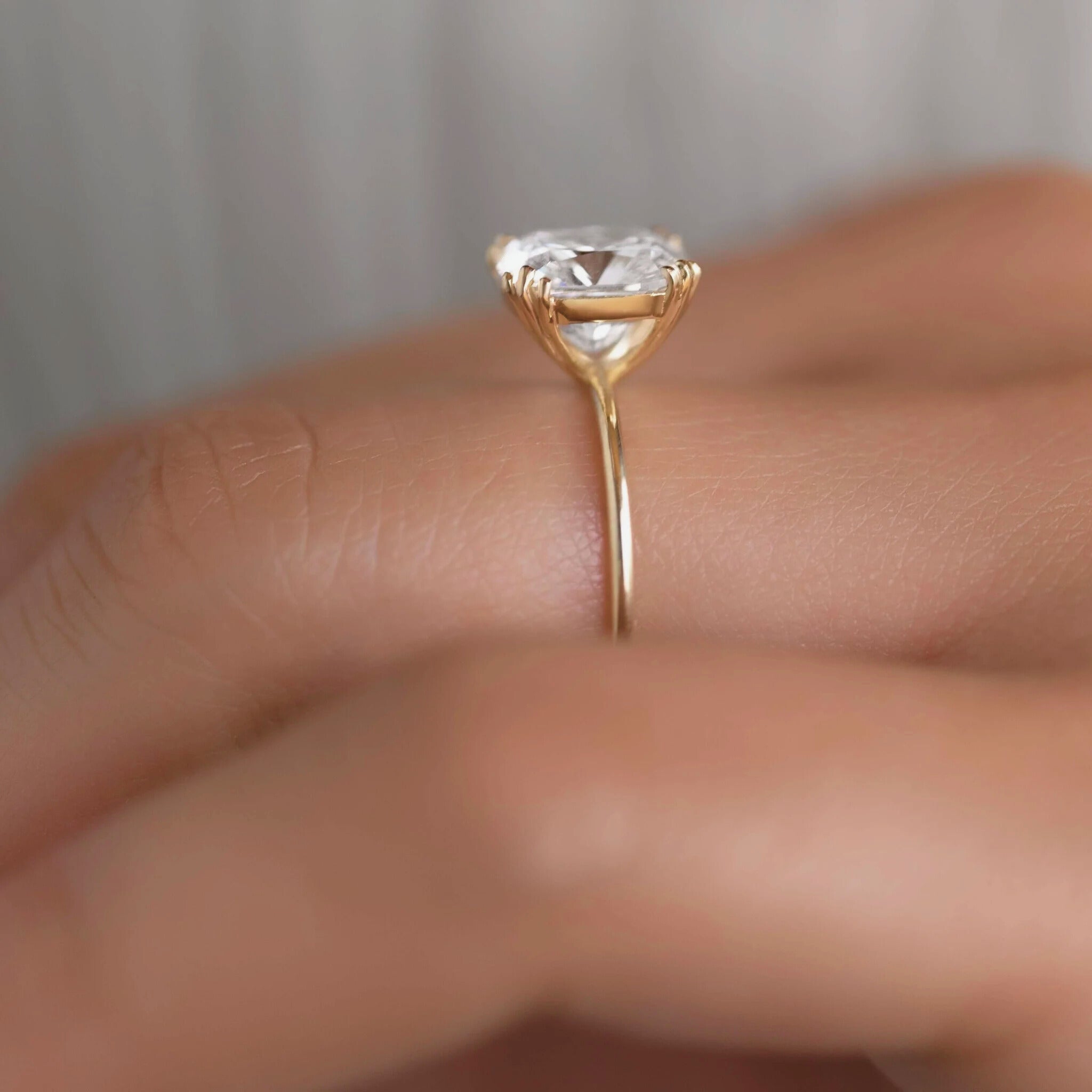 cushion-cut-2ct-mossainite-diamond-engagement-ring-6