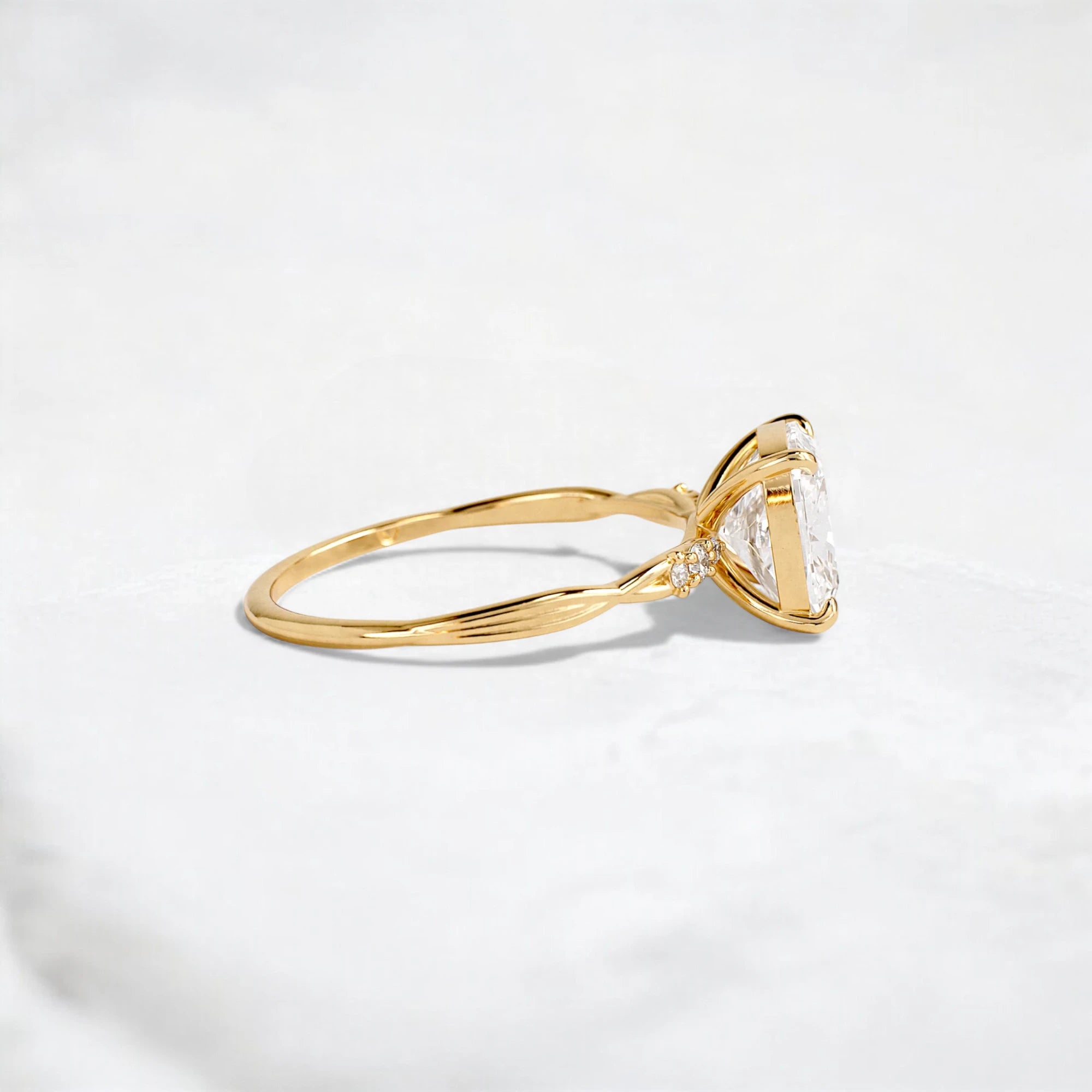 cushion-cut-focal-diamond-2ct-engagement-ring-4