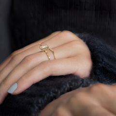 emerald-diamond-engagement-ring-pave-floating-double-prong-model-gemfora-3