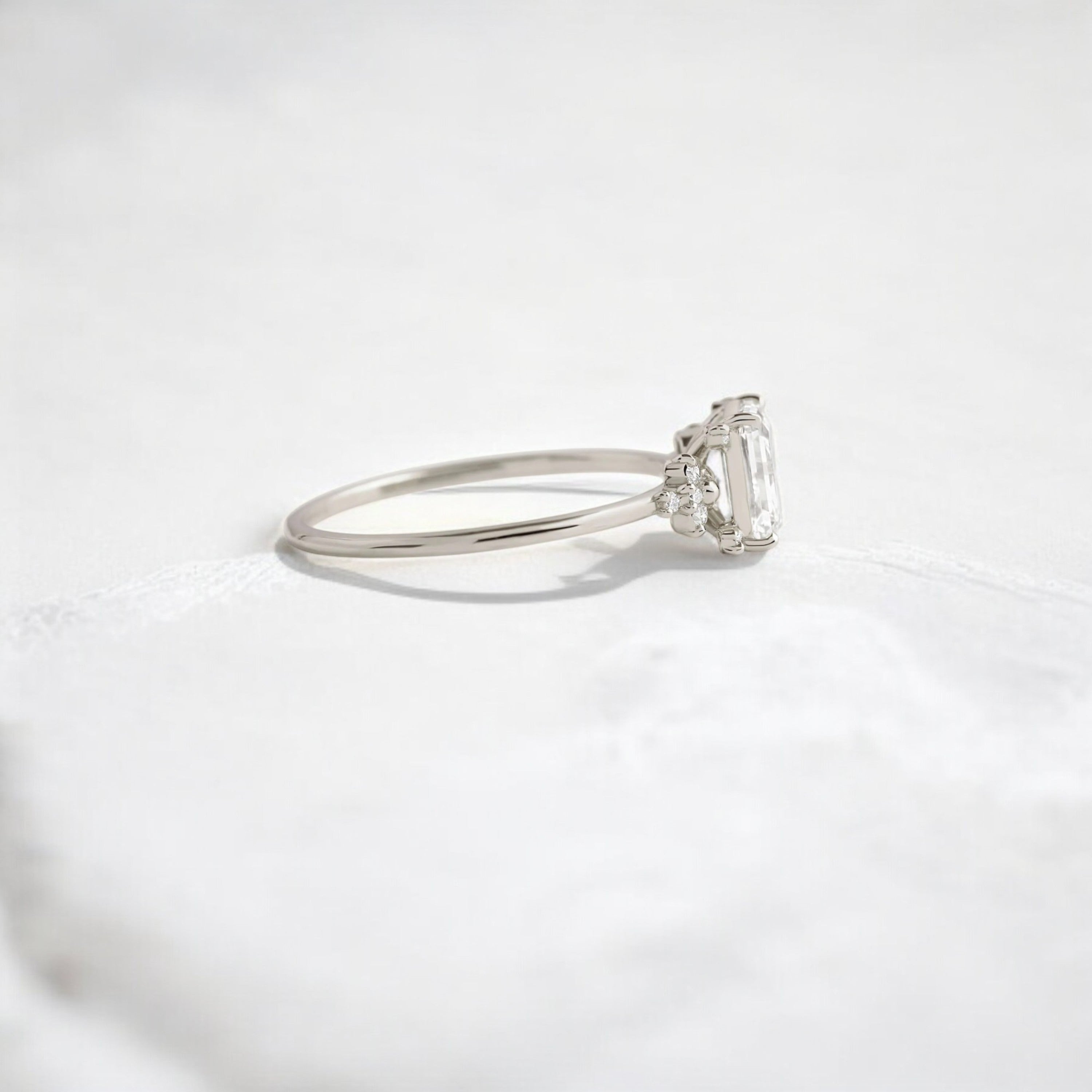 emerald-skyfall-moissanite-engagement-cluster-light-ring-1-ct-platinum-gemfora-3