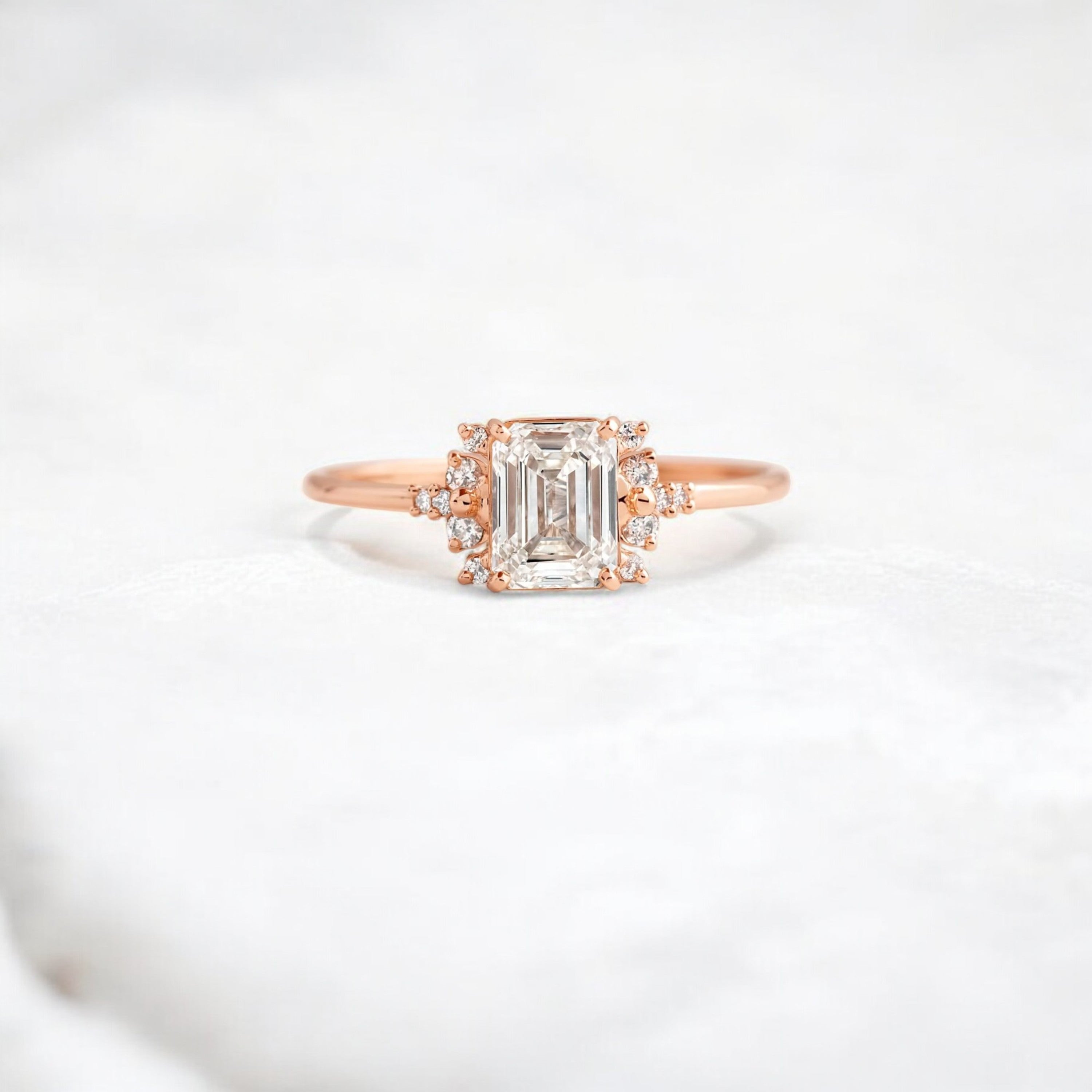 emerald-skyfall-moissanite-engagement-cluster-light-ring-1-ct-rose-gold-gemfora-1