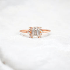 emerald-skyfall-moissanite-engagement-cluster-light-ring-1-ct-rose-gold-gemfora-1