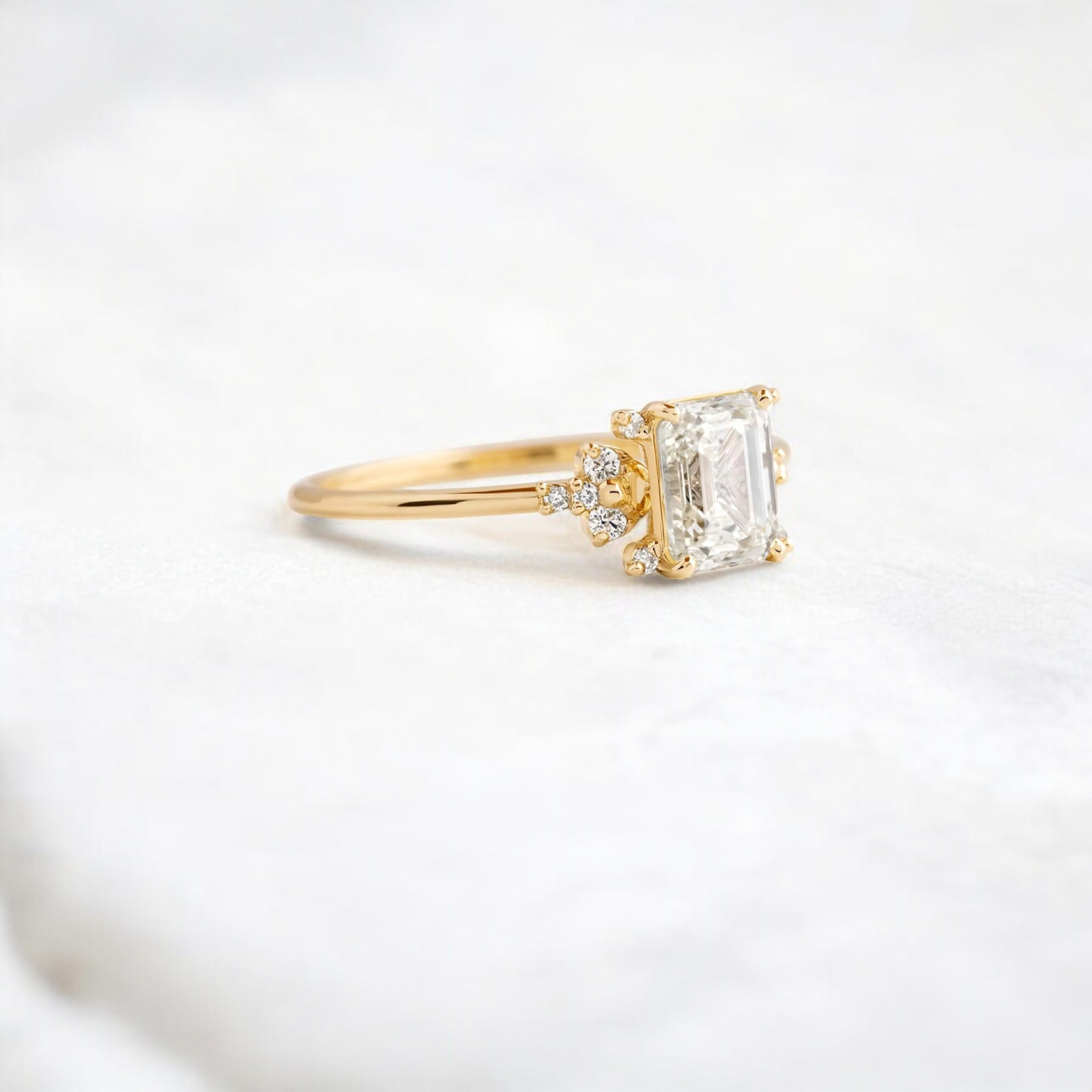 emerald-skyfall-moissanite-engagement-cluster-light-ring-1-ct-yellow-gold-gemfora-2