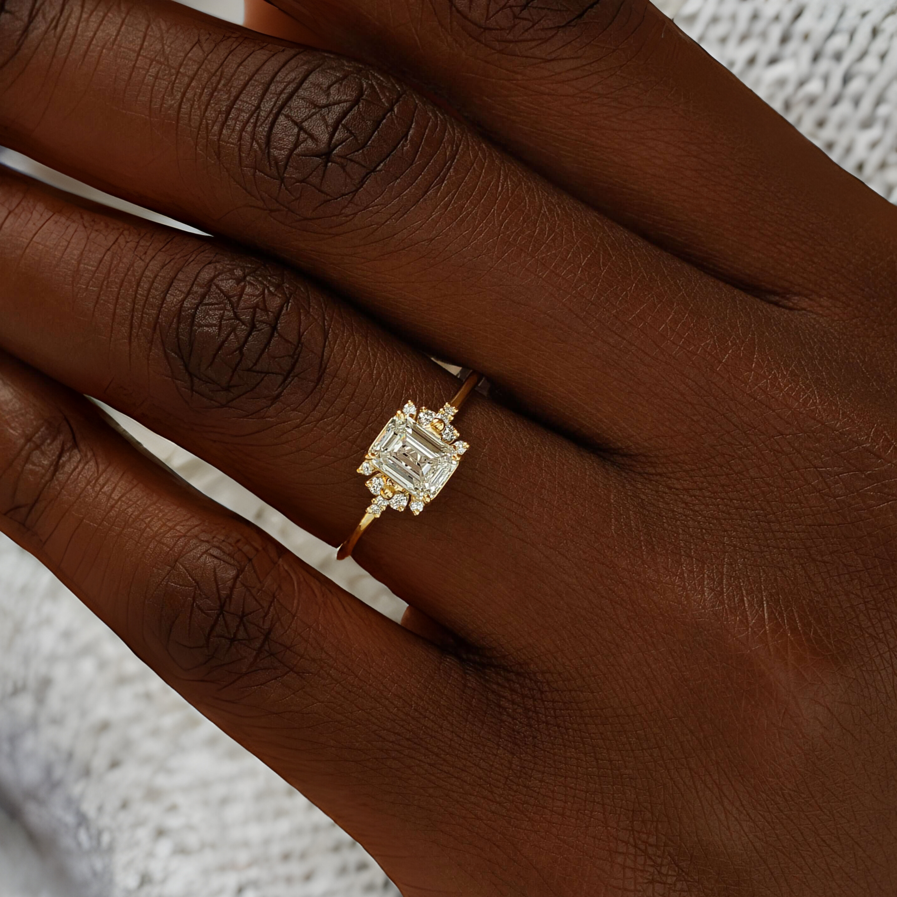 emerald-skyfall-moissanite-engagement-cluster-light-ring-model-gemfora-2