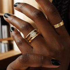 emerald-skyfall-moissanite-engagement-cluster-light-ring-model-gemfora-4