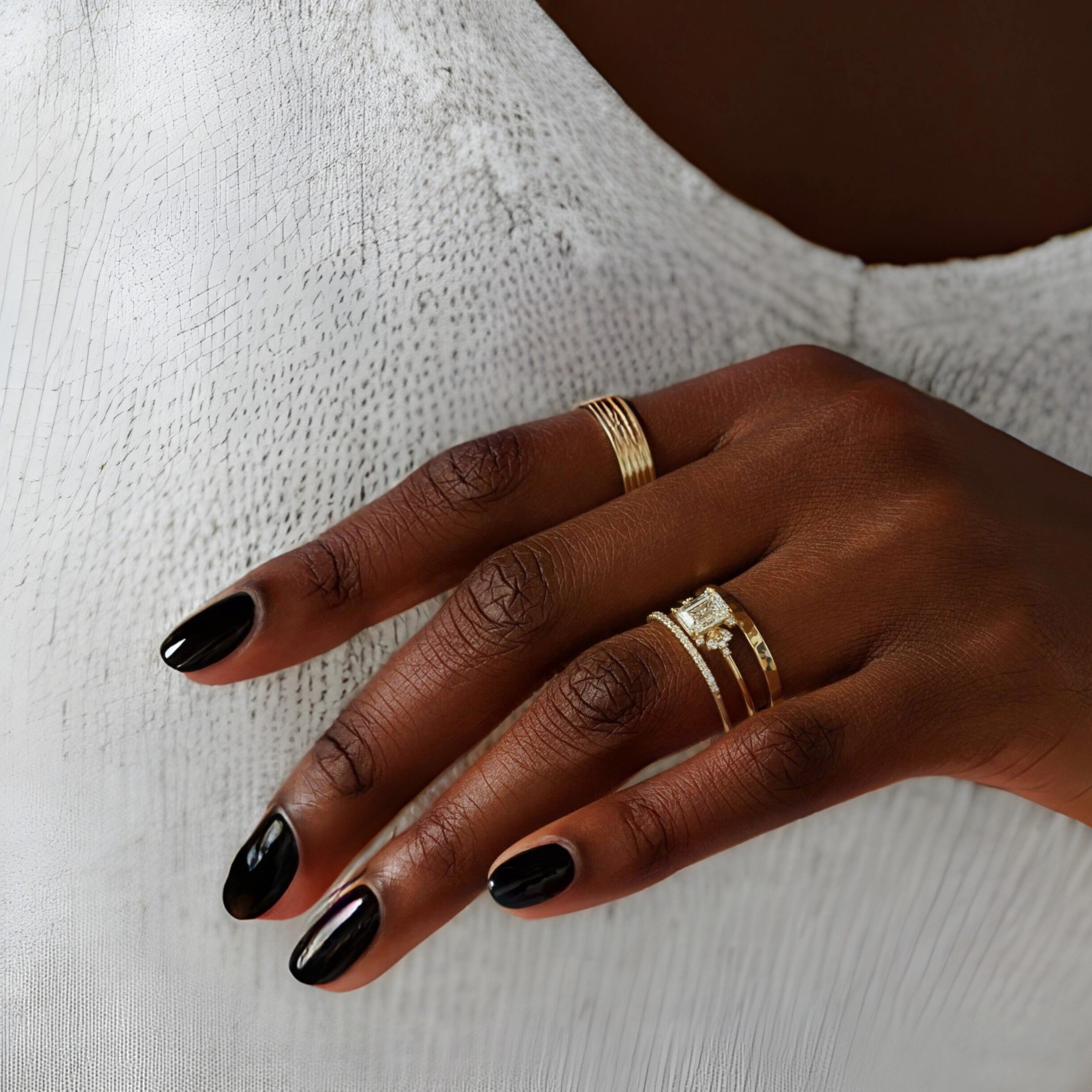 emerald-skyfall-moissanite-engagement-cluster-light-ring-model-gemfora-5