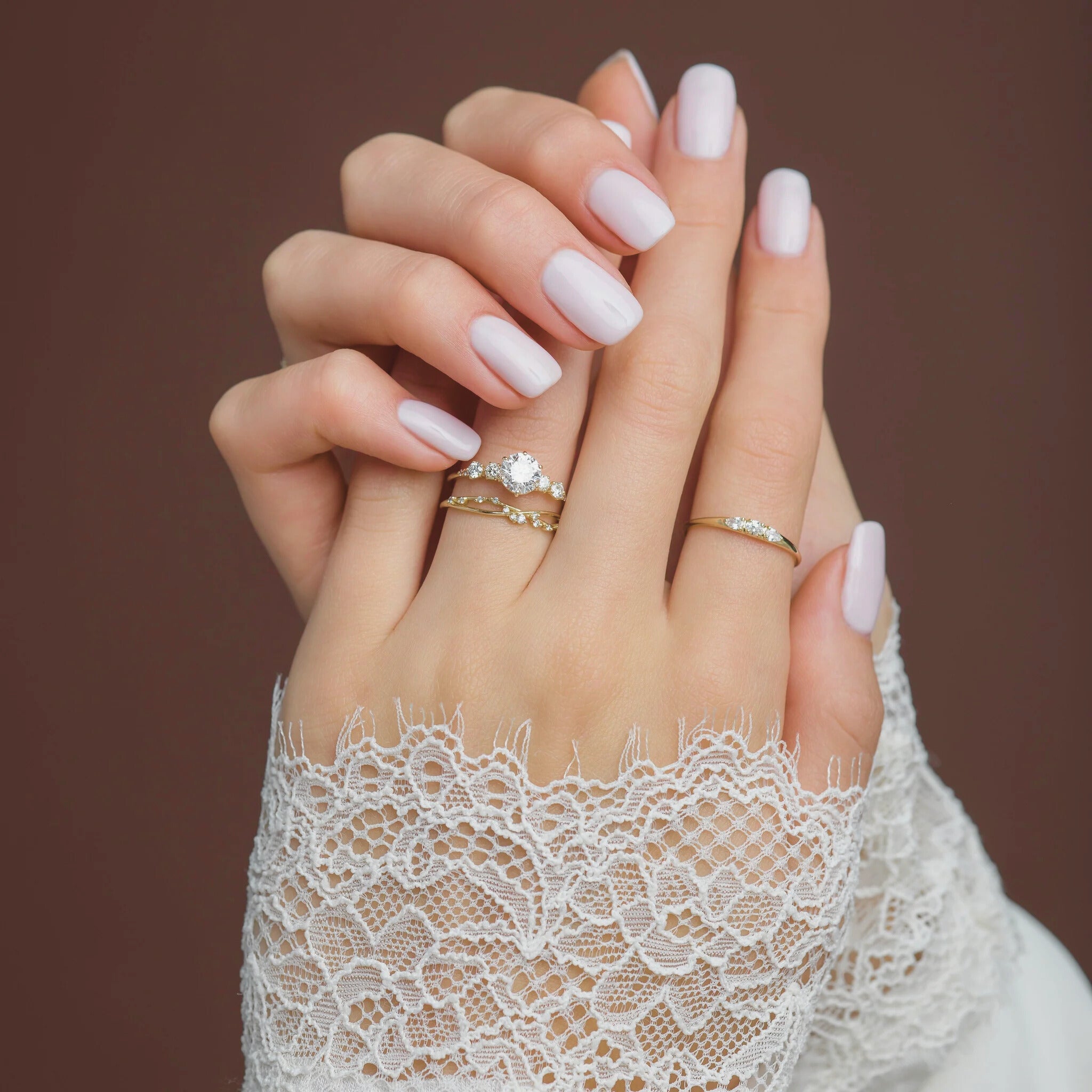 eternal-glow_-round-cut-2ct-moissanite-engagement-ring-4