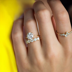 eternal-light-round-cut-moissanite-ring-4-prong-in-gold-shine-model-gemfora-1