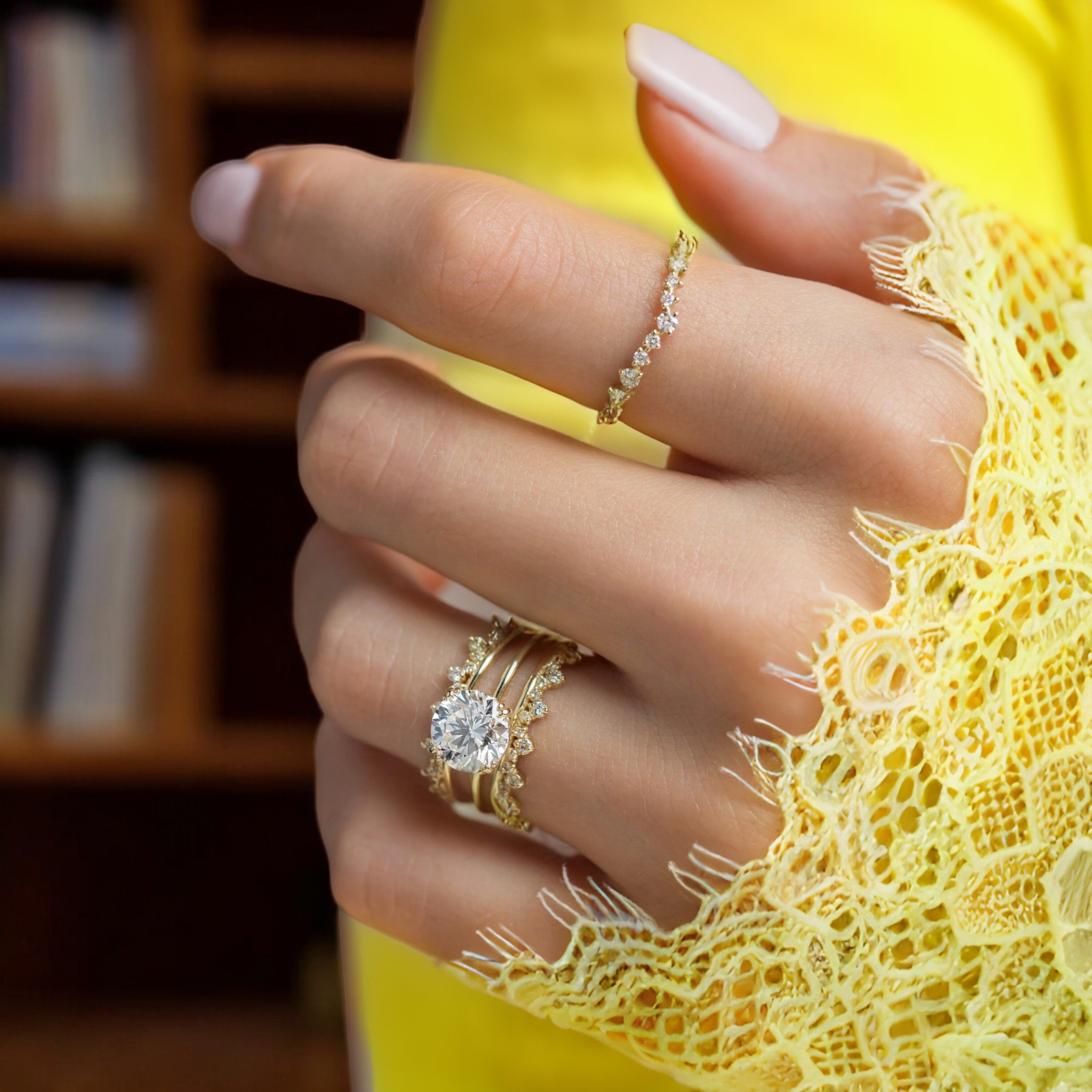 eternal-light-round-cut-moissanite-ring-4-prong-in-gold-shine-model-gemfora-2