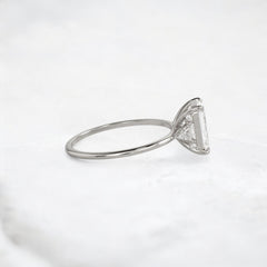 ethereal-flame-emerald-three-stone-moissanite-engagement-ring-2-ct-platinum-gemfora-3