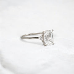 ethereal-flame-emerald-three-stone-moissanite-engagement-ring-2-ct-white-gold-gemfora-2