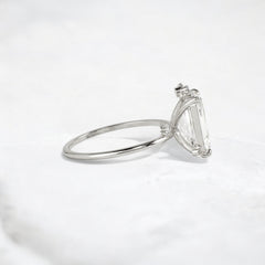 flameleaf-embrace-emerald-spark-moissanite-engagement-ring-3-ct-platinum-gemfora-3