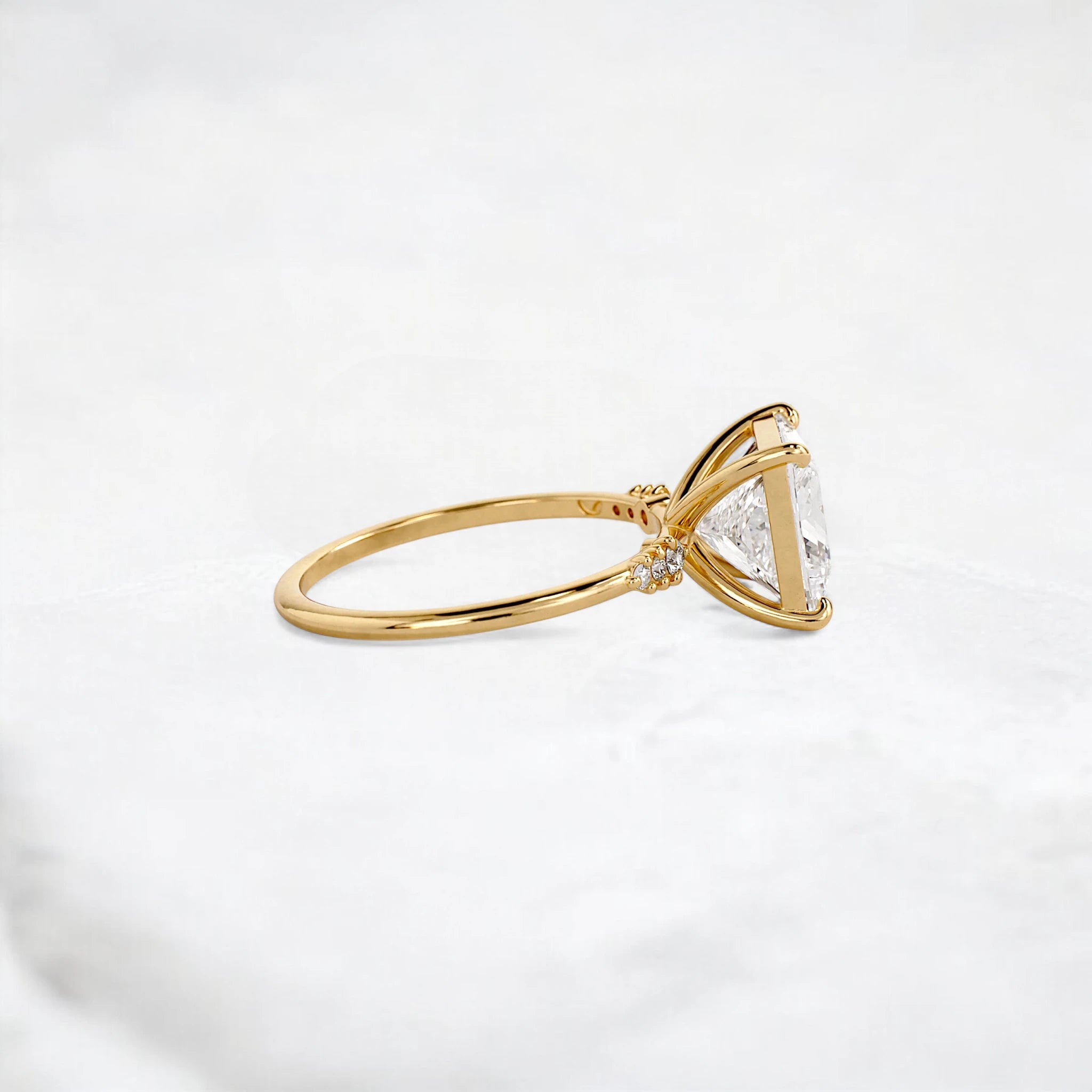 golden-aura-princess-halo-2ct-dimond-engagement-ring-4