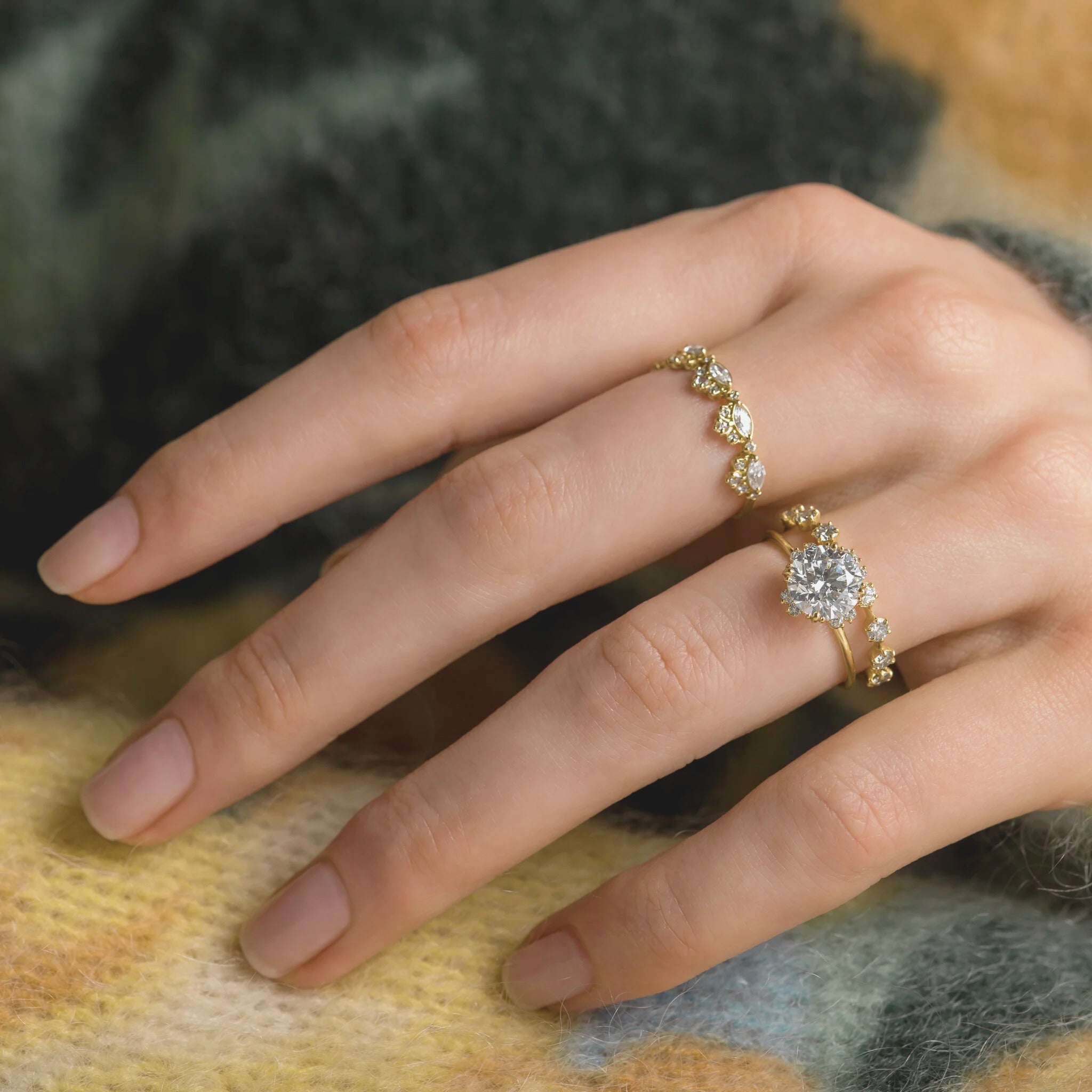 halo-style-2ct-round-cut-diamond-engagement-ring-7