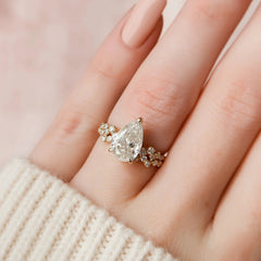 2.0CT Pear Cut Moissanite Halo Eternity Bridal Engagement Ring Set