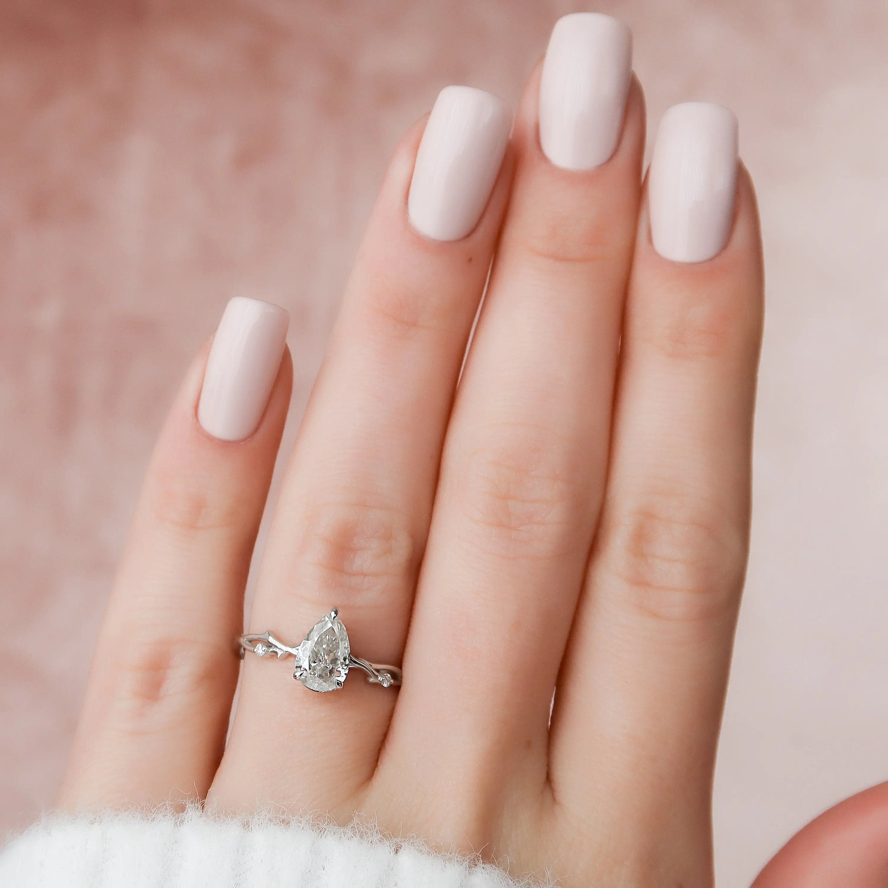 fine moissanite jewelery. Fine quality moissanite ring, moissante engagement ring, moissanite diamond alternative, natural moissanite ring