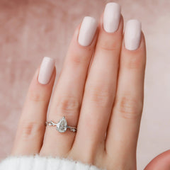 fine moissanite jewelery. Fine quality moissanite ring, moissante engagement ring, moissanite diamond alternative, natural moissanite ring