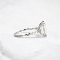 infinity-light-emerald-fire-twisted-moissanite-engagement-ring-3-ct-platinum-gemfora-3