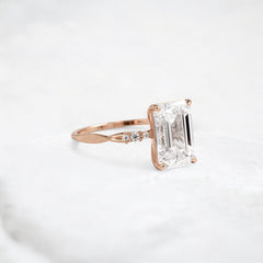 infinity-light-emerald-fire-twisted-moissanite-engagement-ring-3-ct-rose-gold-gemfora-2