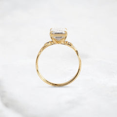 infinity-light-emerald-fire-twisted-moissanite-engagement-ring-3-ct-yellow-gold-gemfora-4